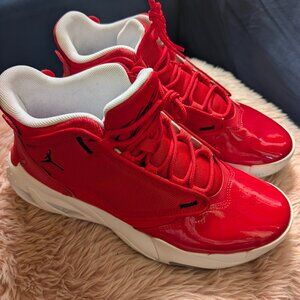 AIR JORDAN MAX AURA 4 MENS SZ 9